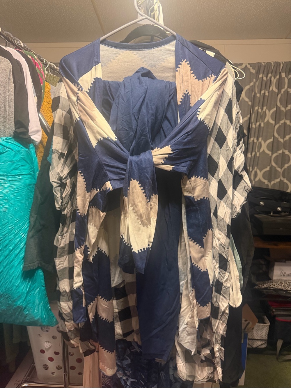 3 piece set pants shirt cardi Women’s Blue & Cream Tie-Front Patterned Tunic